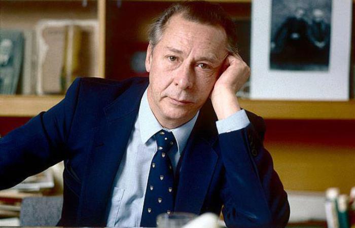 Актер, сценарист, режиссер театра и кино Олег Ефремов | Фото: syl.ru Актер, сценарист, режиссер театра и кино Олег Ефремов | Фото: syl.ru