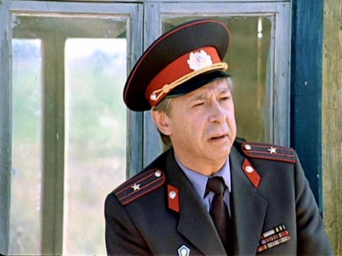 Олег Ефремов в фильме *Инспектор ГАИ*, 1982 | Фото: kino-teatr.ru Олег Ефремов в фильме *Инспектор ГАИ*, 1982 | Фото: kino-teatr.ru