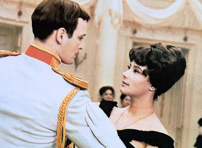 Татьяна Самойлова и Василий Лановой в фильме *Анна Каренина*, 1967 | Фото: vokrug.tv Татьяна Самойлова и Василий Лановой в фильме *Анна Каренина*, 1967 | Фото: vokrug.tv