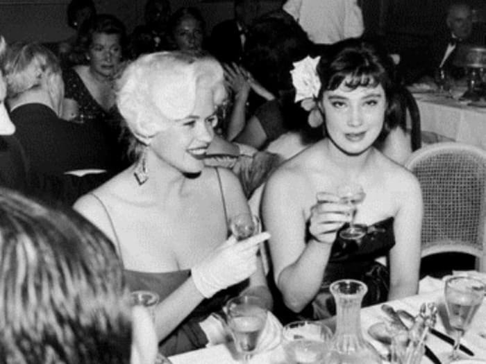 Актриса с несоветской внешностью выглядела, как звезда Голливуда | Фото: vokrug.tv Актриса с несоветской внешностью выглядела, как звезда Голливуда | Фото: vokrug.tv