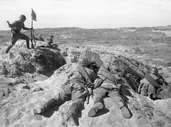 Халхин-Гол. Советские бойцы позируют фотографам