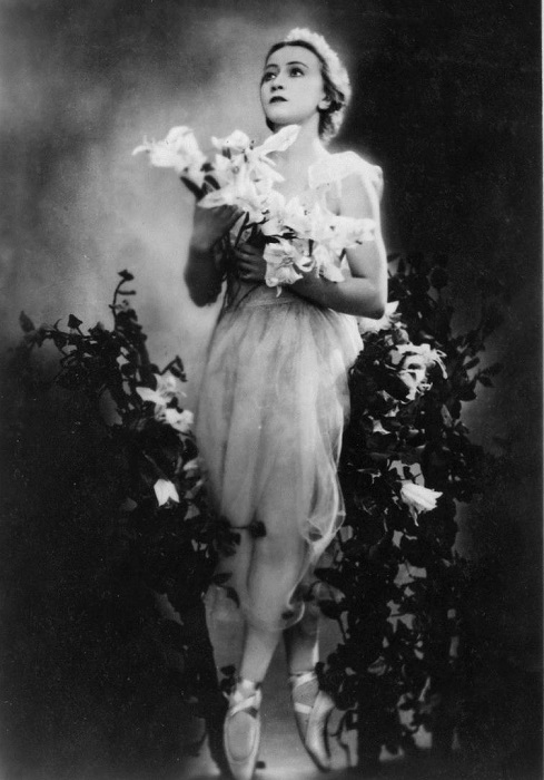 Галина Уланова - выдающаяся балерина, которой ставили памятники еще при жизни. | Фото: f13.ifotki.info. Галина Уланова - выдающаяся балерина, которой ставили памятники еще при жизни. | Фото: f13.ifotki.info.