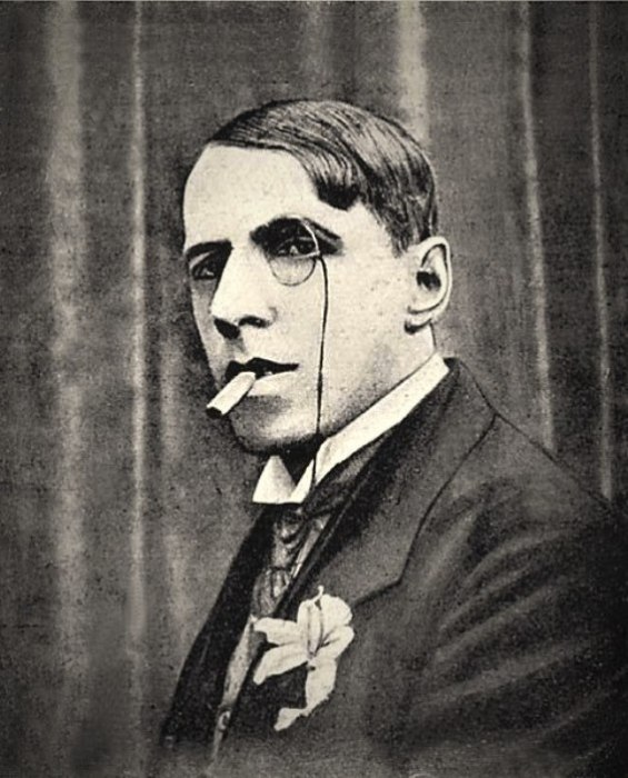 Мейерхольд играет в фильме «Портрет Дориана Грея», 1915 год. | Фото:otzyv.ru. Мейерхольд играет в фильме «Портрет Дориана Грея», 1915 год. | Фото:otzyv.ru.