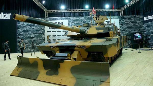 Турецкие танки на выставке IDEF-2017