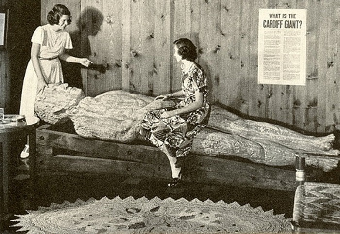 Рост найденной статуи составлял 33,2 метра. | Фото: chert-poberi.ru. Рост найденной статуи составлял 33,2 метра. | Фото: chert-poberi.ru.