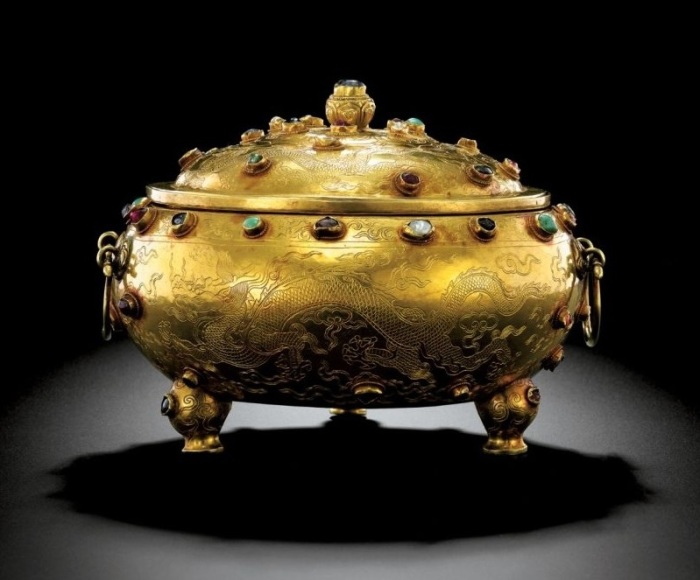 Китайский треножник династии Мин. | Фото: alux.com. Китайский треножник династии Мин. | Фото: alux.com.