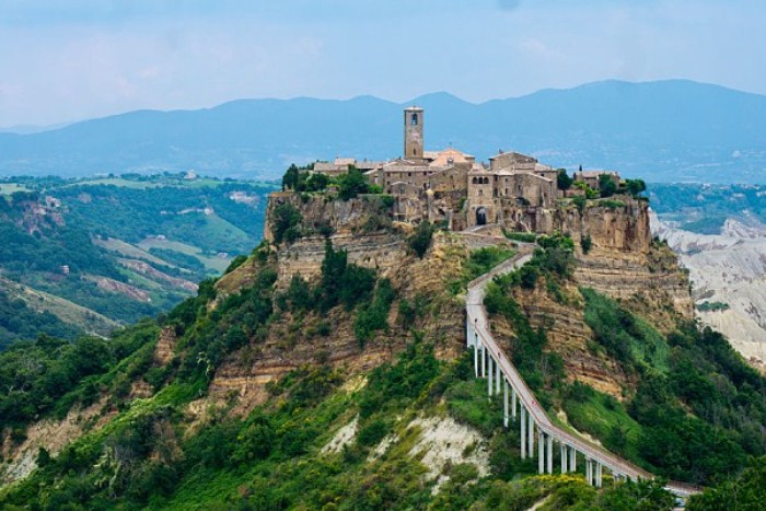 Город мертвых: Чивита ди Баньореджо. Идеальное место для экскурсии, во время которой можно совершить путешествие во времени. Фото: vilingstore.net Город мертвых: Чивита ди Баньореджо. Идеальное место для экскурсии, во время которой можно совершить путешествие во времени. Фото: vilingstore.net