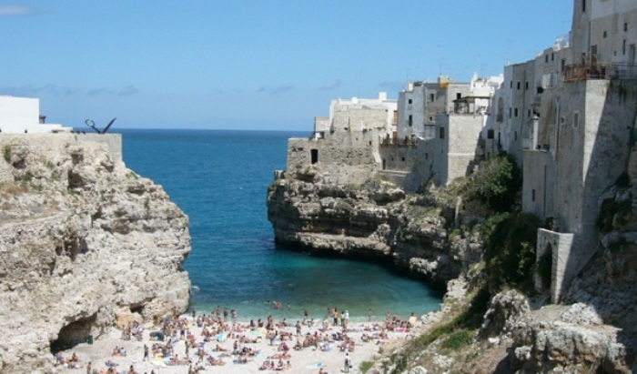 Морские пещеры Полиньяно а Маре. Фото: vilingstore.net Морские пещеры Полиньяно а Маре. Фото: vilingstore.net