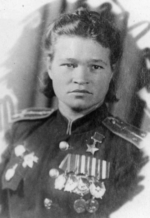Легендарная летчица Ирина Себрова. Фото: warheroes.ru Легендарная летчица Ирина Себрова. Фото: warheroes.ru