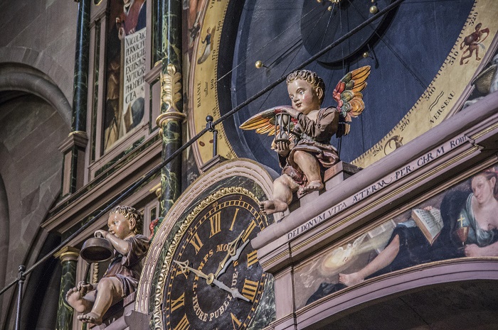 Ангел, который переворачивает песочные часы. | Фото: flickr.com. Ангел, который переворачивает песочные часы. | Фото: flickr.com.