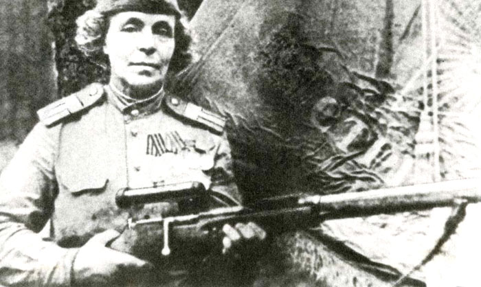 Женщина-снайпер Нина Петрова. | Фото: smsport.ru.