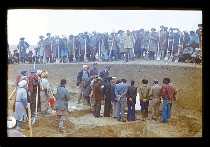 16 ноября 1978 года, на следующий день после обнаружения золота 16 ноября 1978 года, на следующий день после обнаружения золота