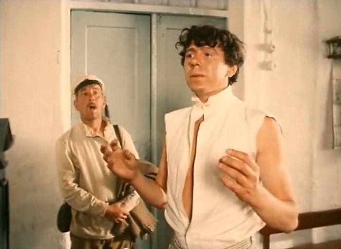 Виктор Ильичев в фильме *Зеленый фургон*, 1983 | Фото: kino-teatr.ru Виктор Ильичев в фильме *Зеленый фургон*, 1983 | Фото: kino-teatr.ru