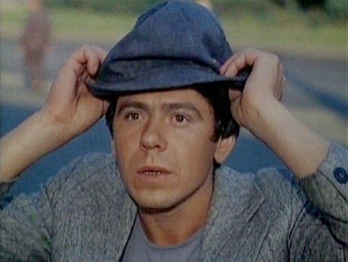 Виктор Ильичев в фильме *Фрак для шалопая*, 1979 | Фото: mk.ru Виктор Ильичев в фильме *Фрак для шалопая*, 1979 | Фото: mk.ru
