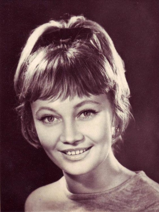 Юная очаровательная Лариса Лужина. / Фото: www.kino-teatr.ru Юная очаровательная Лариса Лужина. / Фото: www.kino-teatr.ru