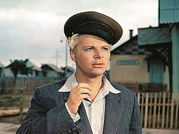 Леонид Харитонов в фильме *Солдат Иван Бровкин*, 1955 | Фото: sobesednik.ru Леонид Харитонов в фильме *Солдат Иван Бровкин*, 1955 | Фото: sobesednik.ru