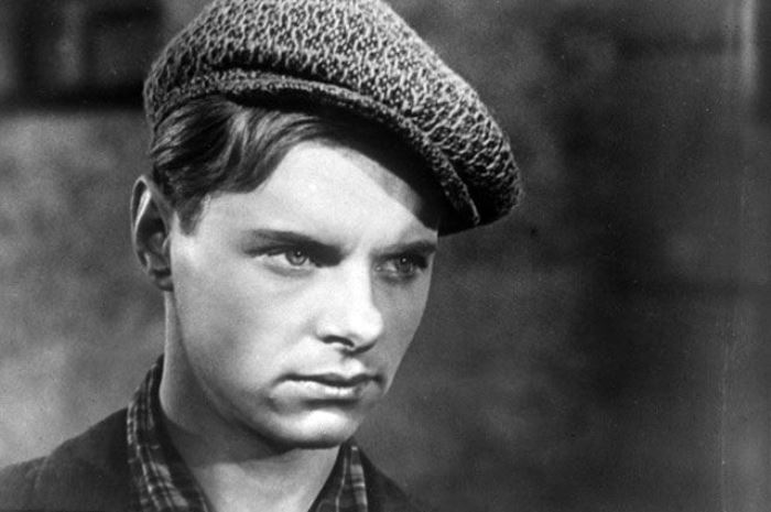 Кадр из фильма *Сын*, 1956 | Фото: aif.ru Кадр из фильма *Сын*, 1956 | Фото: aif.ru