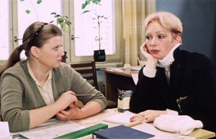 Кадр из фильма *Самая обаятельная и привлекательная*, 1985 | Фото: cinejournal.org Кадр из фильма *Самая обаятельная и привлекательная*, 1985 | Фото: cinejournal.org