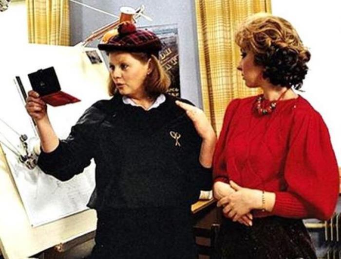 Кадр из фильма *Самая обаятельная и привлекательная*, 1985 | Фото: mtdata.ru Кадр из фильма *Самая обаятельная и привлекательная*, 1985 | Фото: mtdata.ru