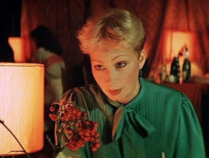 Татьяна Васильева в фильме *Самая обаятельная и привлекательная*, 1985 | Фото: mtdata.ru Татьяна Васильева в фильме *Самая обаятельная и привлекательная*, 1985 | Фото: mtdata.ru