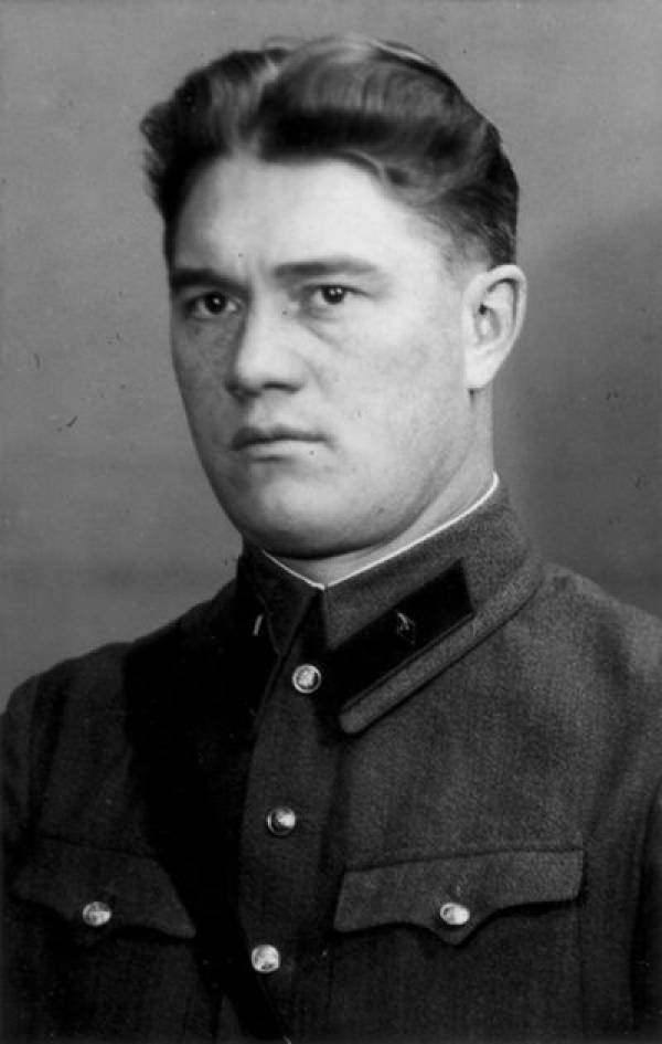 Комиссар госбезопасности