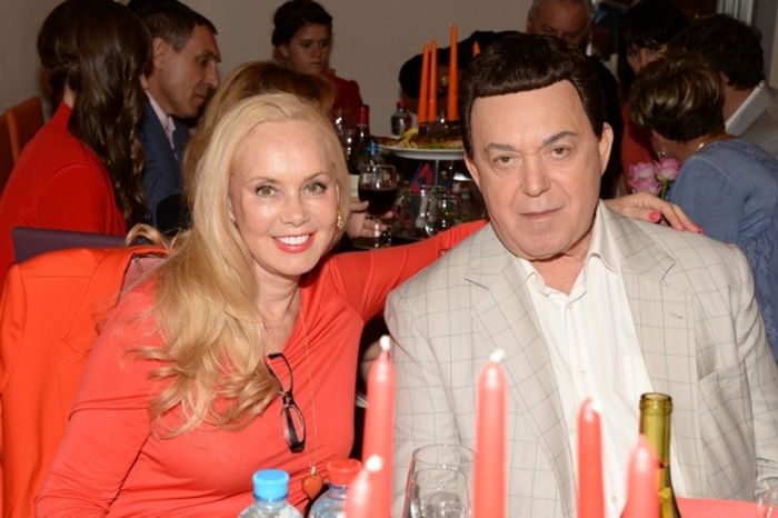 Иосиф Кобзон с супругой Нелли. / Фото: www.zvezdi.ru Иосиф Кобзон с супругой Нелли. / Фото: www.zvezdi.ru