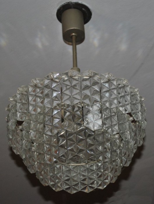 Люстра из хрусталя. Люстра из хрусталя.