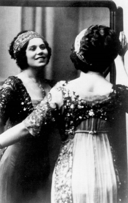 Певица Надежда Плевицкая. Певица Надежда Плевицкая.