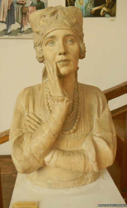 Мраморный бюст Надежды Плевицкой работы Коненкова. Мраморный бюст Надежды Плевицкой работы Коненкова.