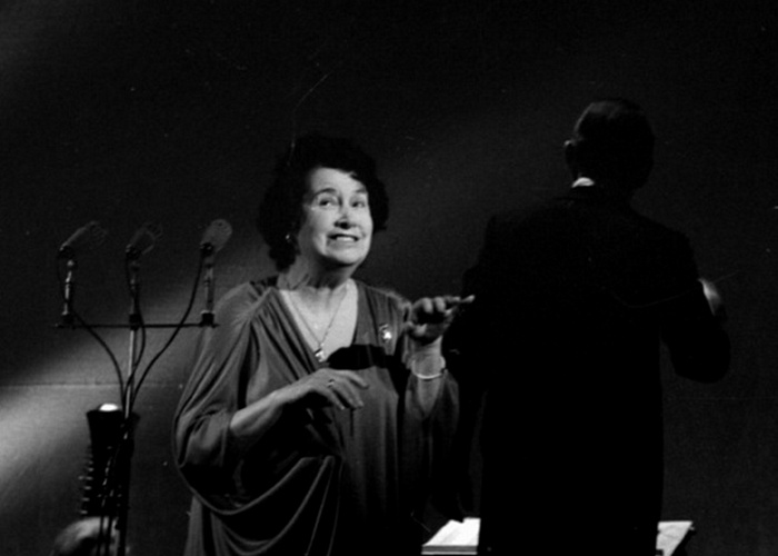 Наталия Сац на сцене./ Фото: tuz-sats.kz Наталия Сац на сцене./ Фото: tuz-sats.kz