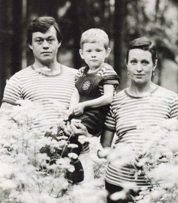 Супруги с сыном. / Фото: www.showbiz-news.ru