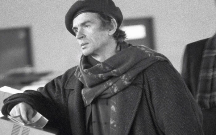 Танцовщик в аэропорту Шереметьево, 1987 | Фото: life.ru Танцовщик в аэропорту Шереметьево, 1987 | Фото: life.ru