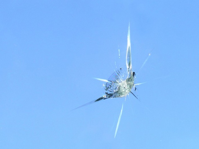 treshina-lobovogo-stekla