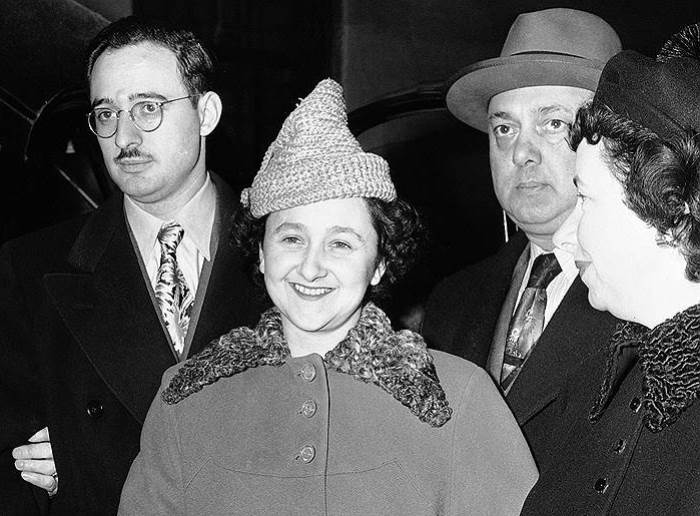 *Атомные шпионы* супруги Розенберг во время суда | Фото: regnum.ru *Атомные шпионы* супруги Розенберг во время суда | Фото: regnum.ru