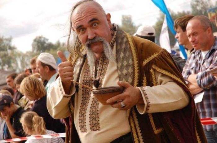 Украинец на празднике. / Фото: www.allmirest.org Украинец на празднике. / Фото: www.allmirest.org