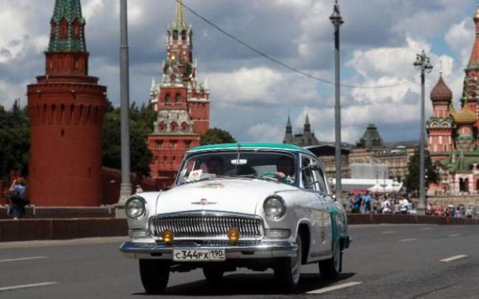 ГАЗ-21 *Волга*. ГАЗ-21 *Волга*.