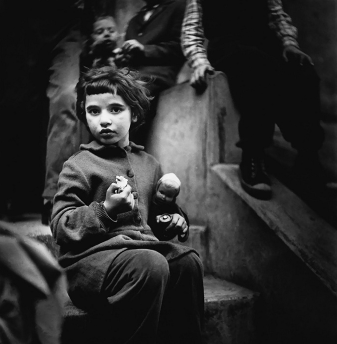 Игрушки, 1965 год. Автор: Antanas Sutkus. Игрушки, 1965 год. Автор: Antanas Sutkus.