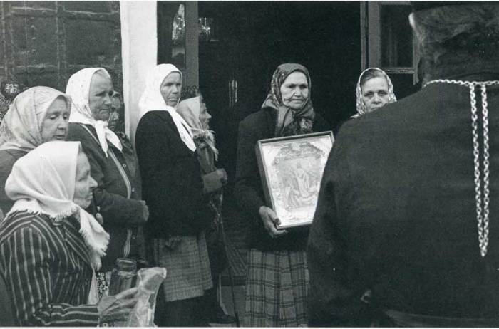 Обряд благословения образа Иисуса Христа. СССР, 1970-е годы. Обряд благословения образа Иисуса Христа. СССР, 1970-е годы.