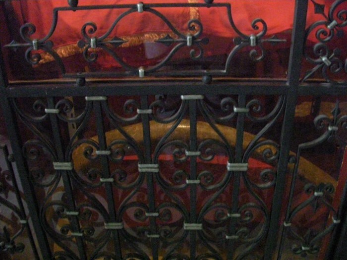 Ребро дракона, которого убил Святой Леуцци. | Фото: it.wikipedia.org. Ребро дракона, которого убил Святой Леуцци. | Фото: it.wikipedia.org.