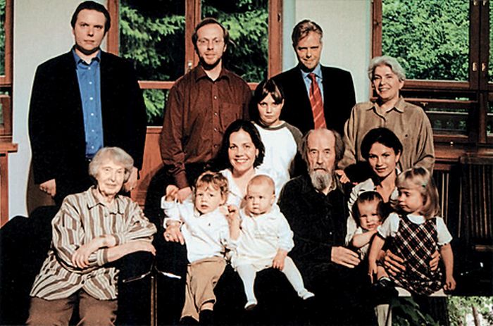 Большая семья. / Фото: www.kommersant.ru Большая семья. / Фото: www.kommersant.ru