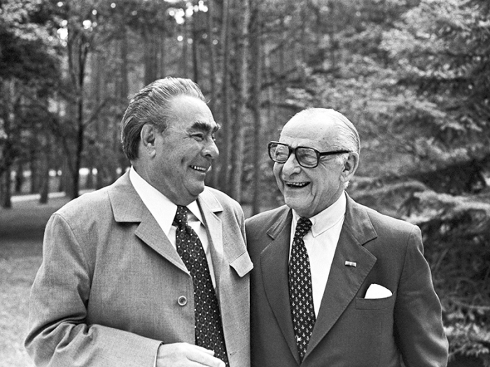 Арманд Хаммер - любимый капиталист советских вождей. Арманд Хаммер - любимый капиталист советских вождей.