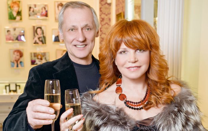 Наталья Бестемьянова и Игорь Бобрин. / Фото: www.галерея-самоцветов.рф Наталья Бестемьянова и Игорь Бобрин. / Фото: www.галерея-самоцветов.рф