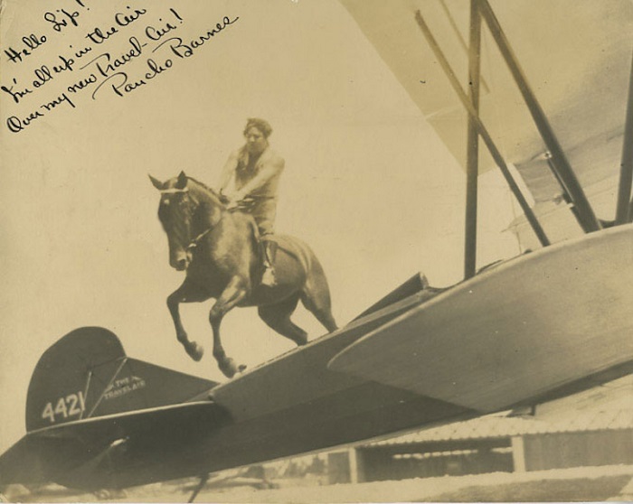 Автограф Панчо Барнс. | Фото: messynessychic.com. Автограф Панчо Барнс. | Фото: messynessychic.com.