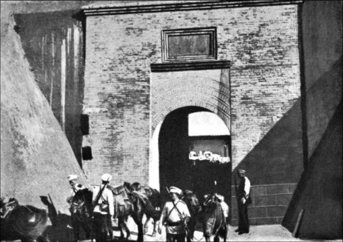 Российские казаки у Великой китайской стены. | Фото: lib.rus.ec. Российские казаки у Великой китайской стены. | Фото: lib.rus.ec.