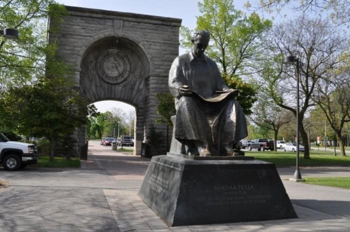 Памятник Николе Тесле в США | Фото: fototerra.ru Памятник Николе Тесле в США | Фото: fototerra.ru