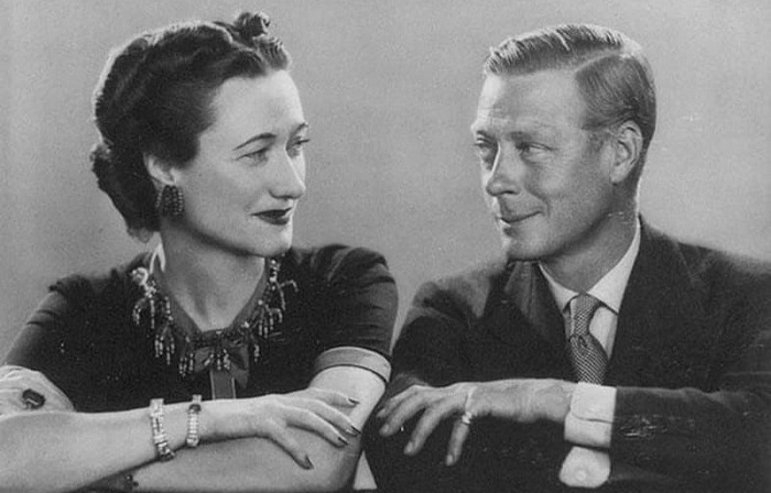 Эдуард VIII - британский король, отрекшийся от престола, и его супруга Уоллис Симпсон. | Фото: toptales.cc. Эдуард VIII - британский король, отрекшийся от престола, и его супруга Уоллис Симпсон. | Фото: toptales.cc.