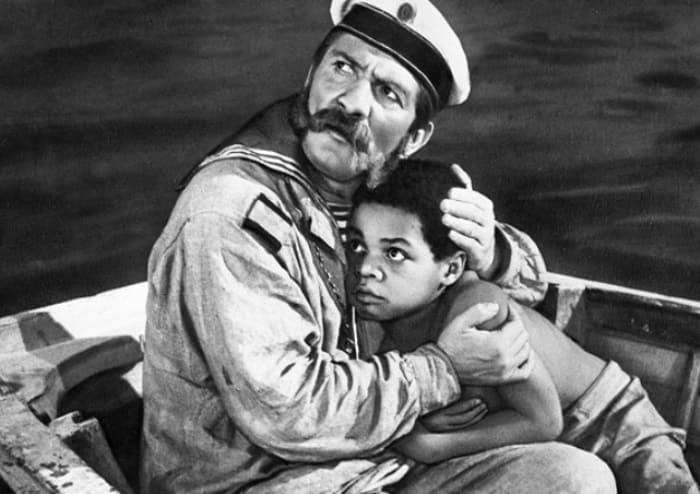 Кадр из фильма *Максимка*, 1952 | Фото: aif.by Кадр из фильма *Максимка*, 1952 | Фото: aif.by