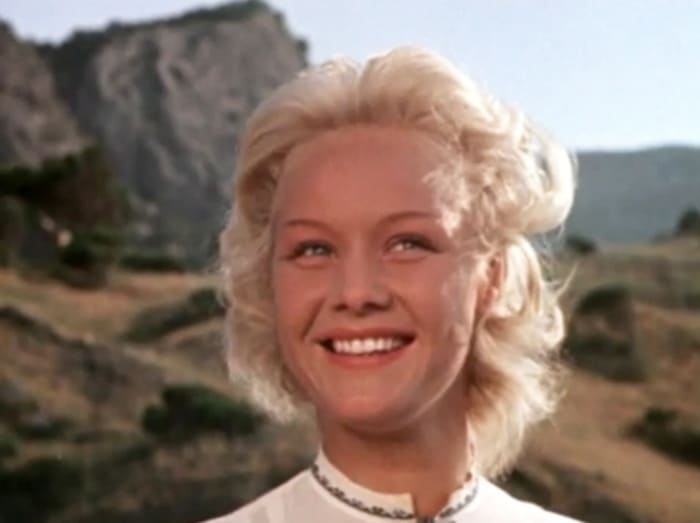 Кадр из фильма *Девушка с маяка*, 1956 | Фото: kino-teatr.ru Кадр из фильма *Девушка с маяка*, 1956 | Фото: kino-teatr.ru