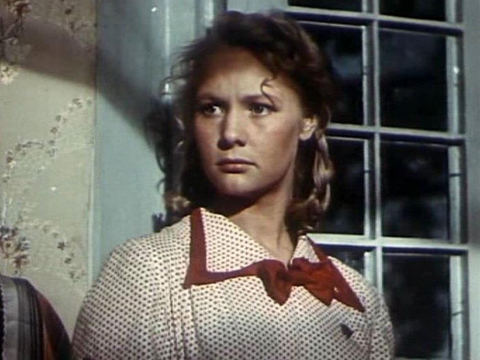 Ия Арепина в фильме *Большая семья*, 1954 | Фото: kino-teatr.ru Ия Арепина в фильме *Большая семья*, 1954 | Фото: kino-teatr.ru