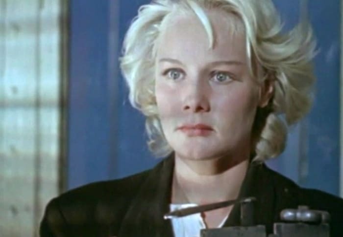 Ия Арепина в фильме *Девушка с маяка*, 1956 | Фото: kino-teatr.ru Ия Арепина в фильме *Девушка с маяка*, 1956 | Фото: kino-teatr.ru